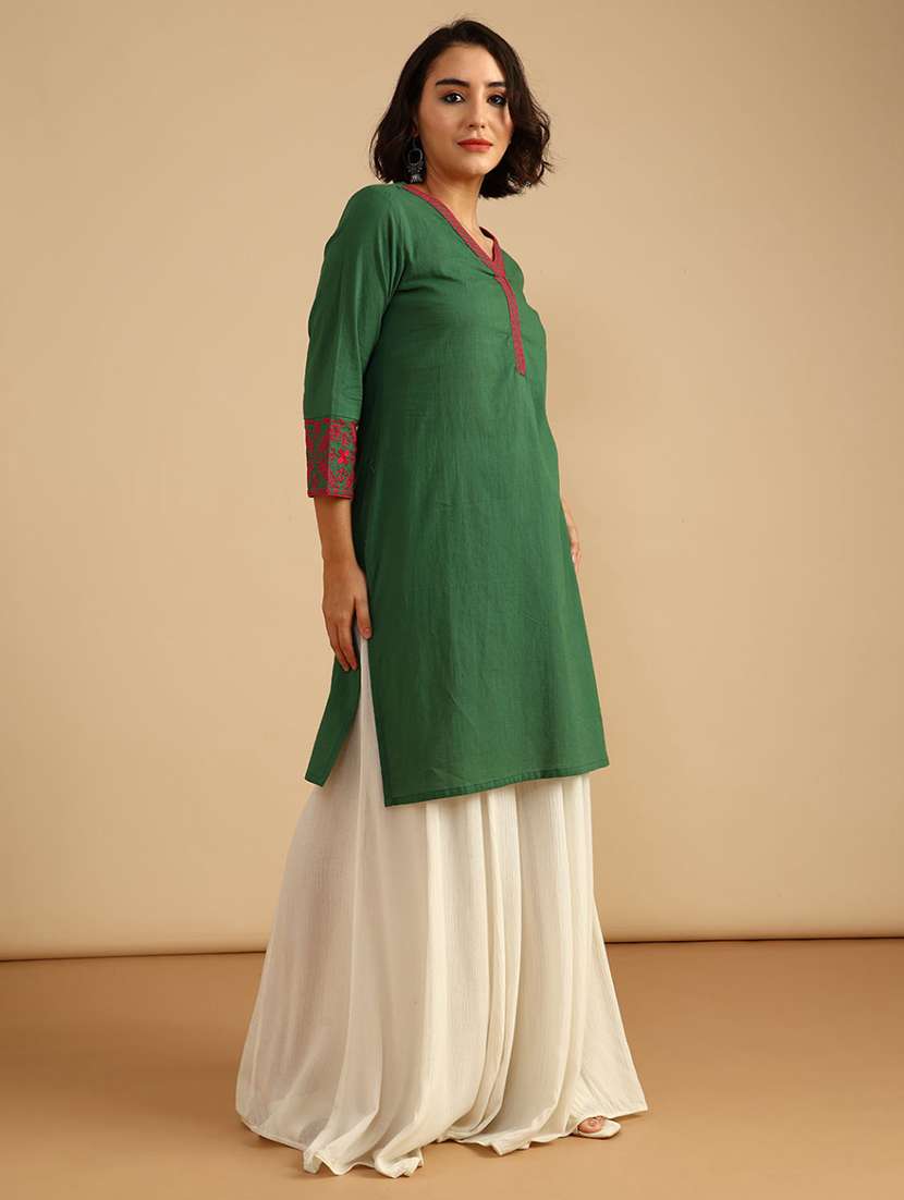 women solid three quarter sleeve straight kurta - 21977106 -  Standard Image - 2
