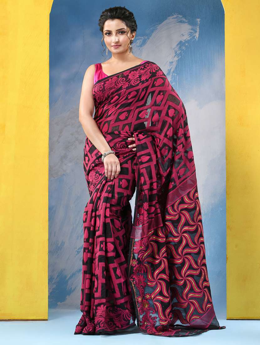 women self design jamdani saree
