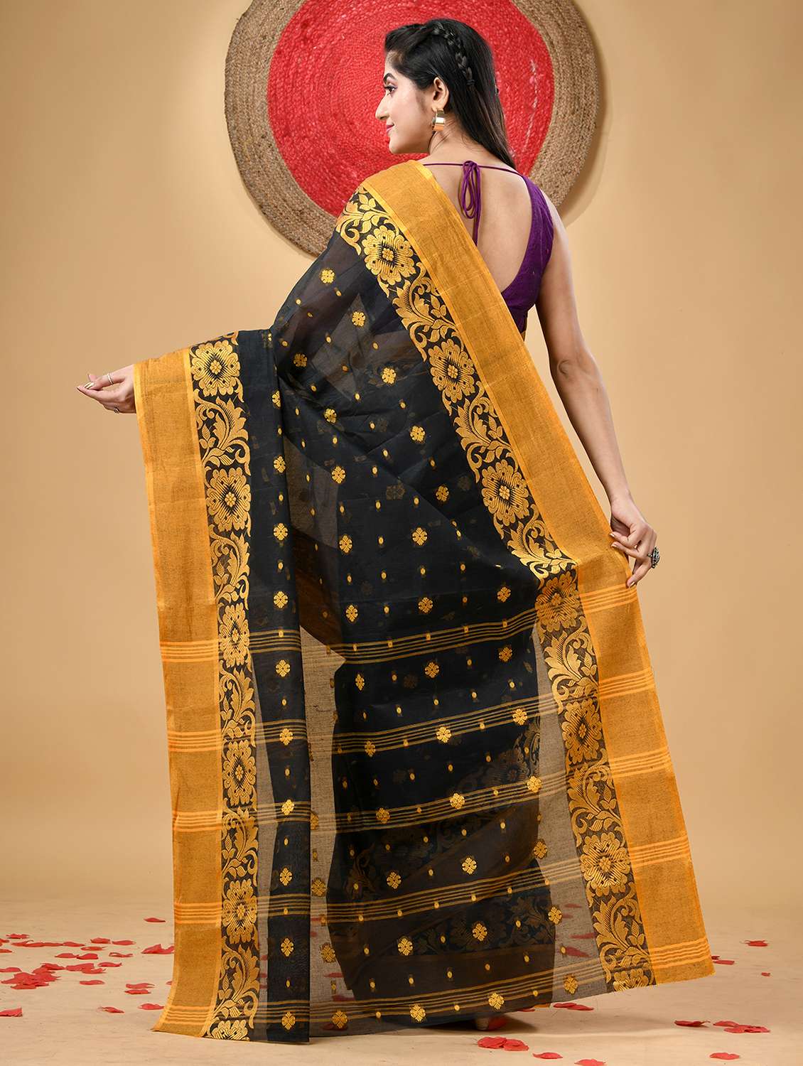 women self design handloom saree - 21977356 -  Standard Image - 2