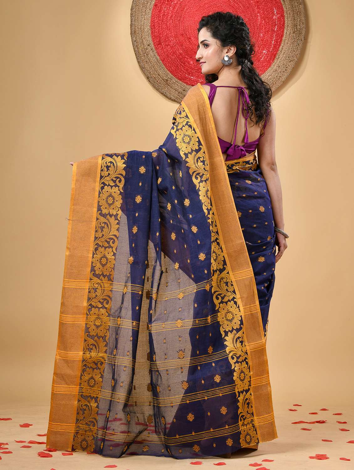 women self design handloom saree - 21977357 -  Standard Image - 2