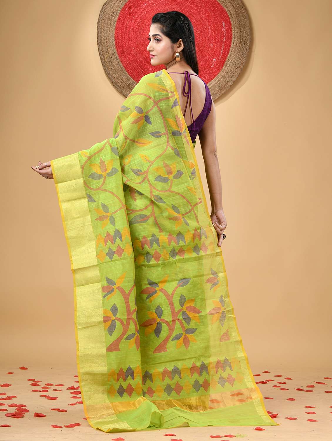 women printed handloom saree with blouse - 21977371 -  Standard Image - 2
