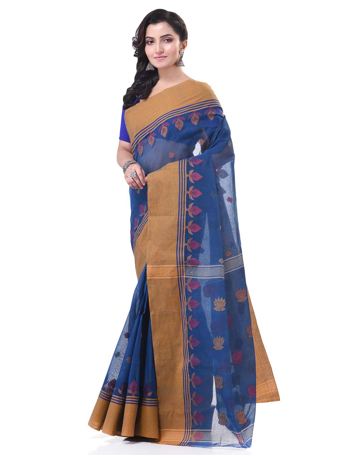 women self design handloom saree - 21977420 - Zoom Image - 0