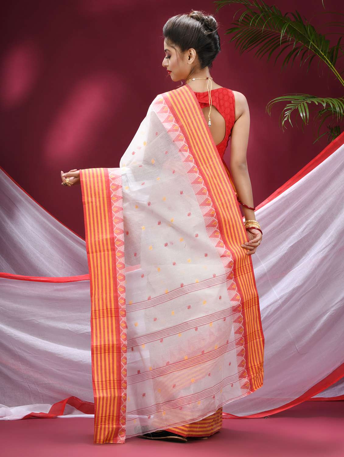 women self design handloom saree - 21977439 - Standard Image - 2