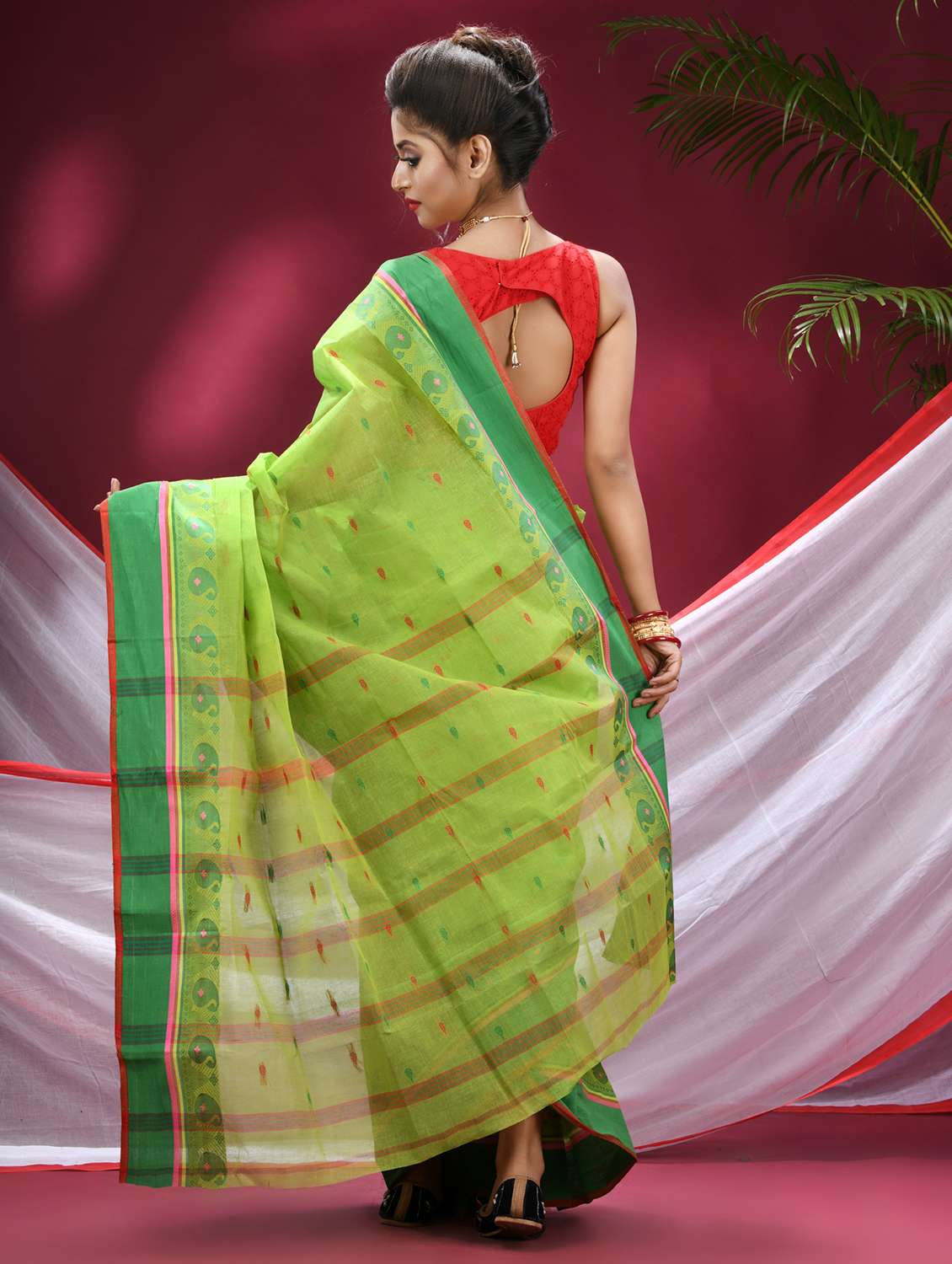 women self design handloom saree - 21977446 -  Standard Image - 2
