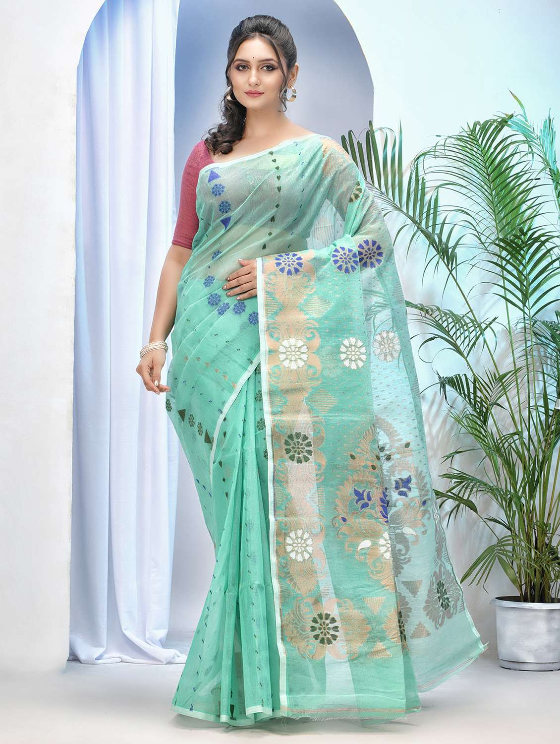women self design jamdani saree
