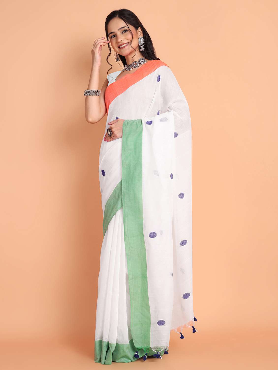 women self design handloom saree with blouse - 21977465 -  Standard Image - 2