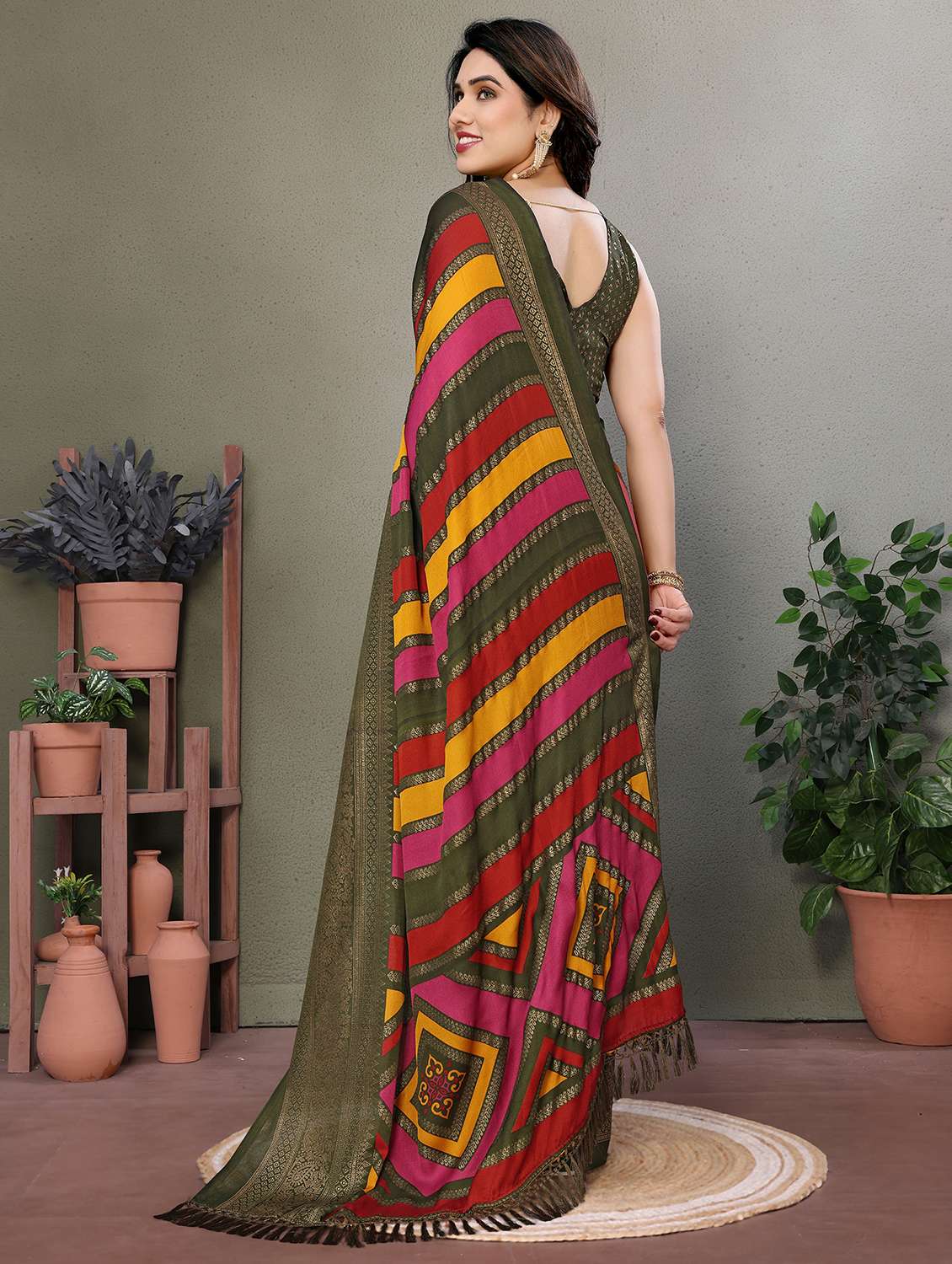 women olive printed saree with blouse - 21977881 - Standard Image - 2