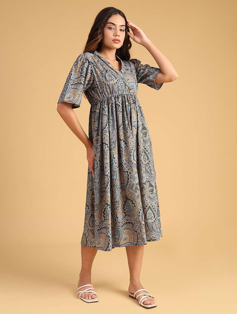 women printed short sleeve flared dress - 21978098 -  Standard Image - 2