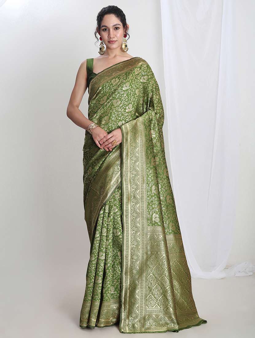 women self design banarasi saree with blouse