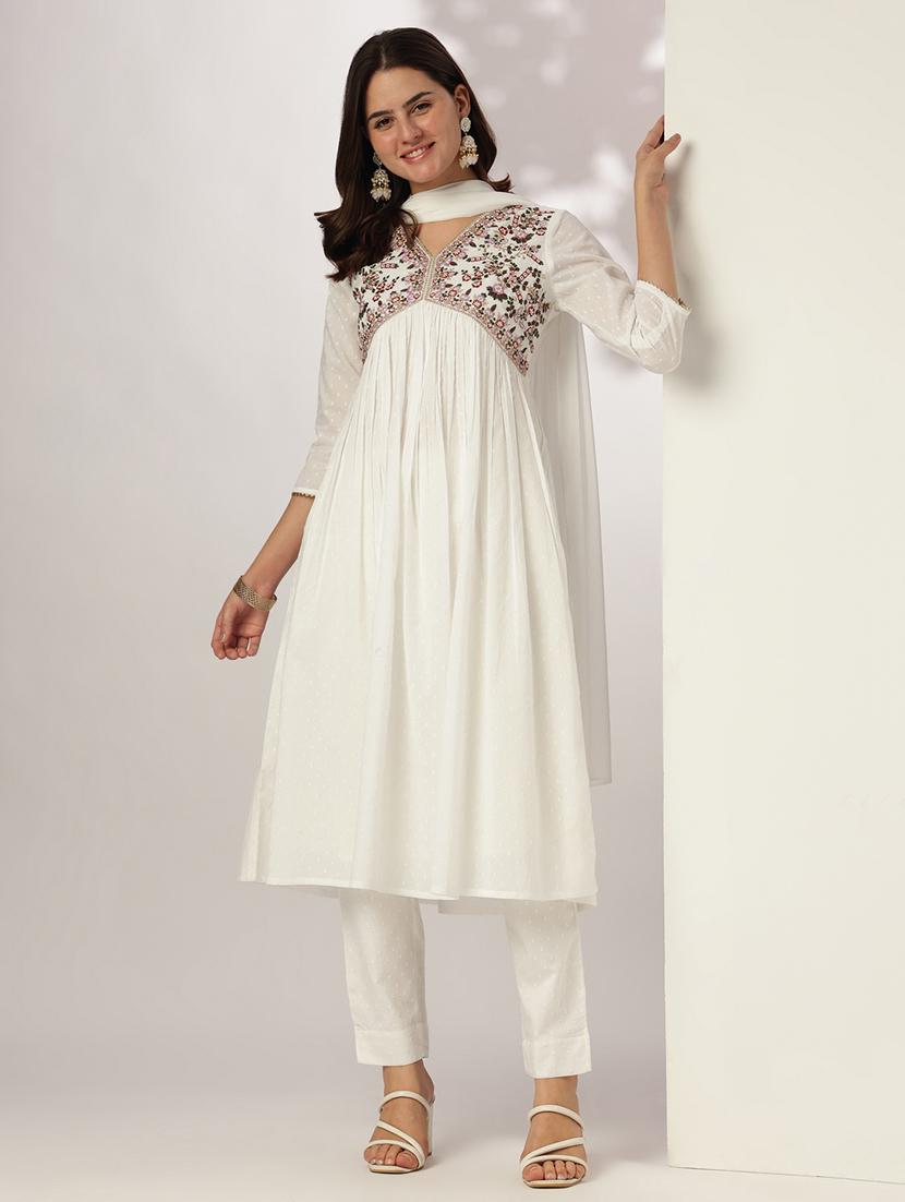women embroidered three quarter sleeve kurta pant with dupatta set - 21978448 - Zoom Image - 0