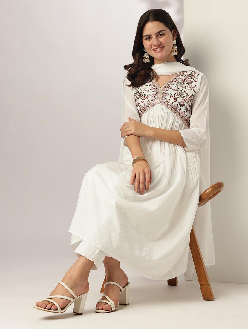 women embroidered three quarter sleeve kurta pant with dupatta set - 21978448 - Standard Image - 2