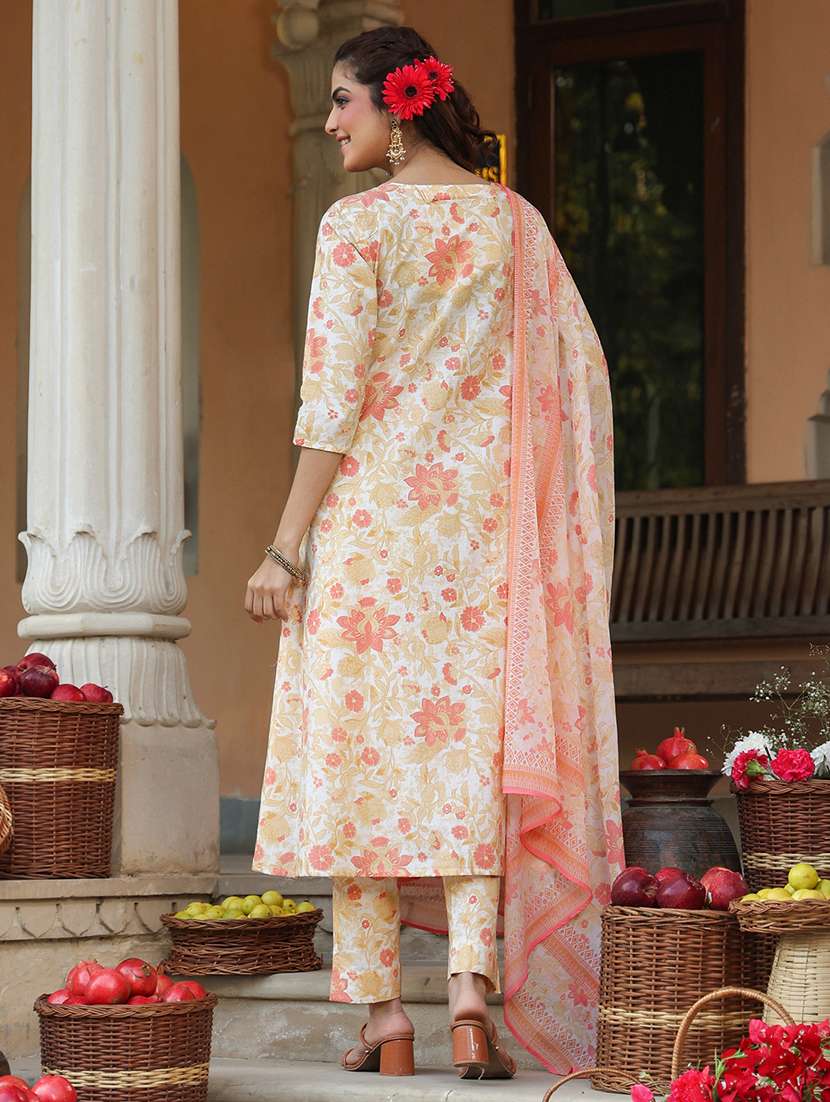 women floral three quarter sleeve kurta pant with dupatta set - 21978450 -  Standard Image - 2