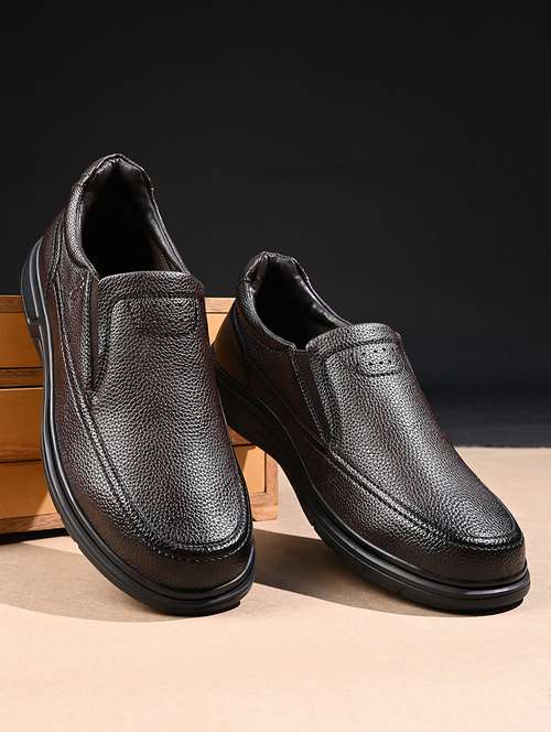 men solid slip on formal shoes - 21979013 - Standard Image - 0