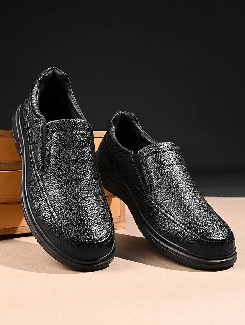 men solid slip on formal shoes