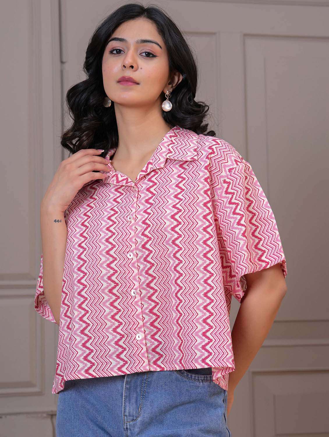 women chevron printed short sleeve shirt top