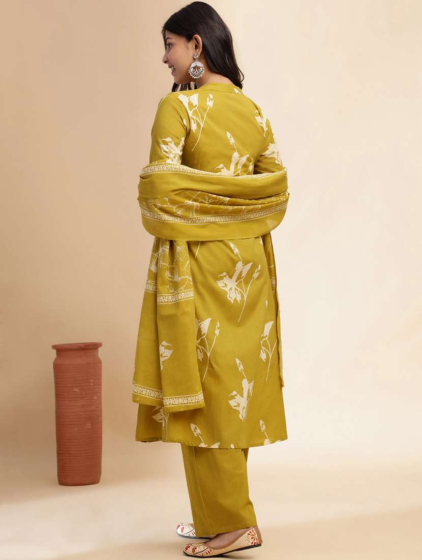 women three quarter sleeve kurta palazzo with dupatta set - 21980041 -  Standard Image - 2