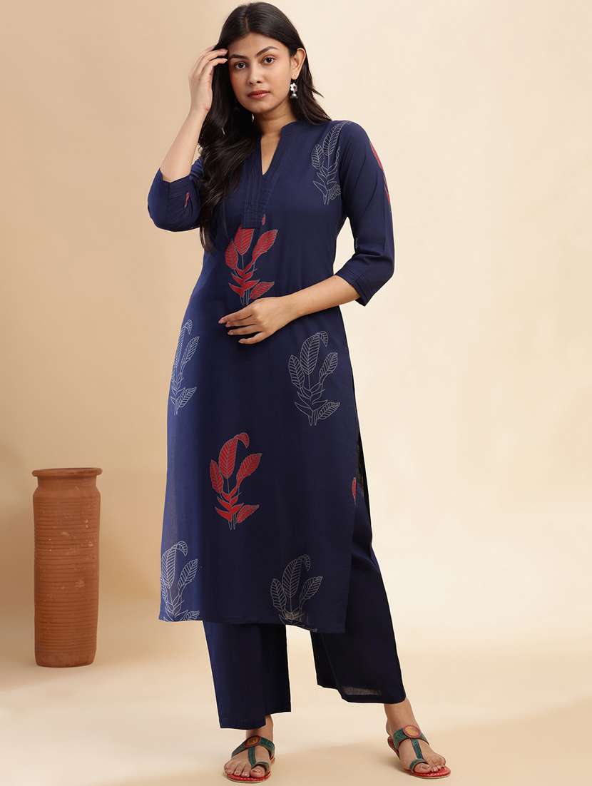 women printed three quarter sleeve kurta palazzo set