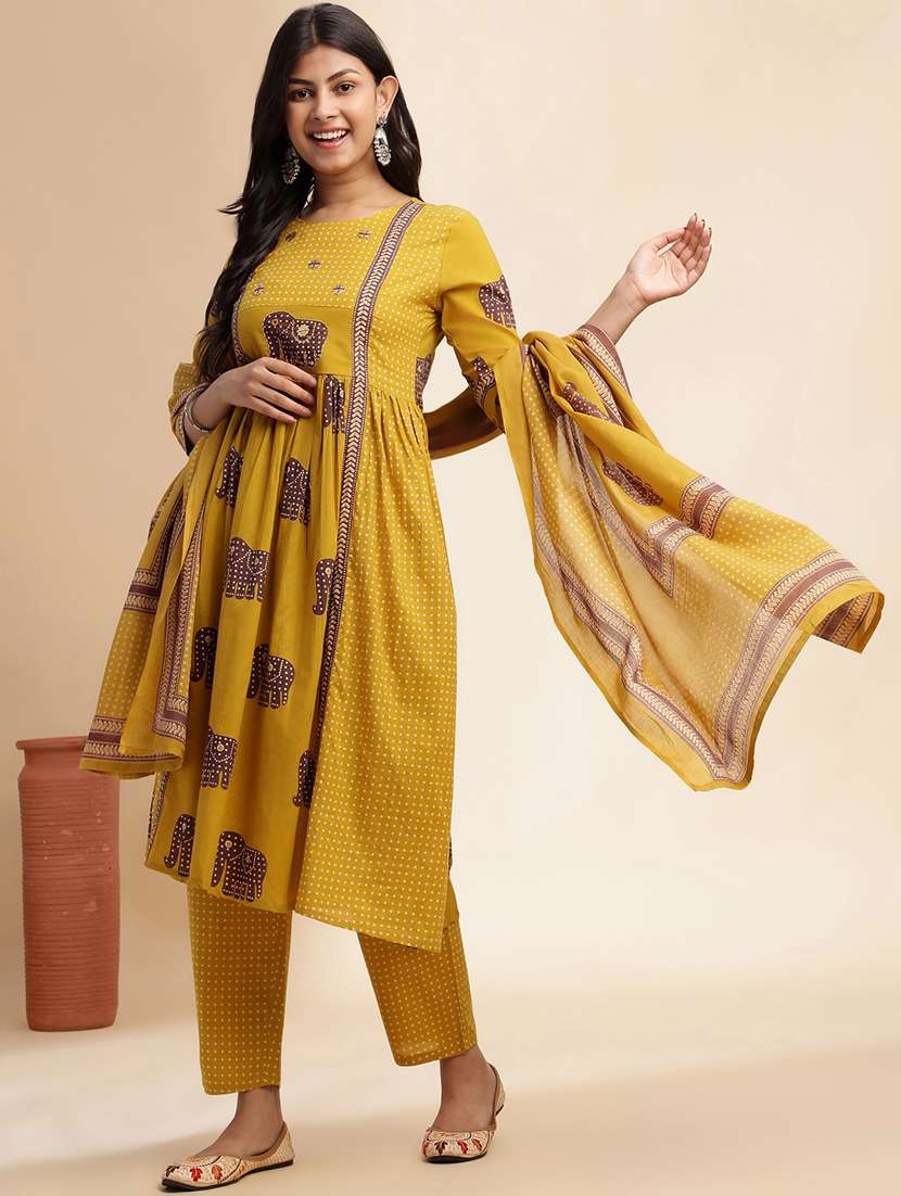 women three quarter sleeve kurta pant with dupatta set - 21980048 -  Standard Image - 2