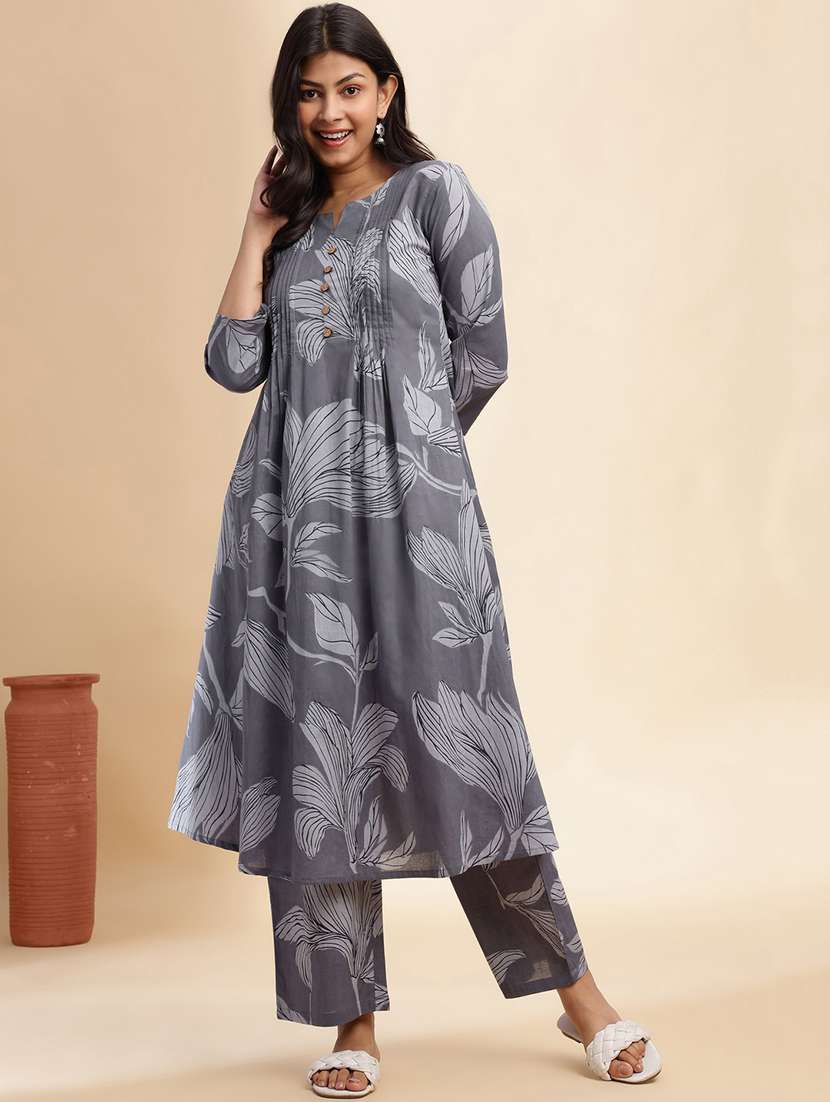 women printed three quarter sleeve kurta palazzo set