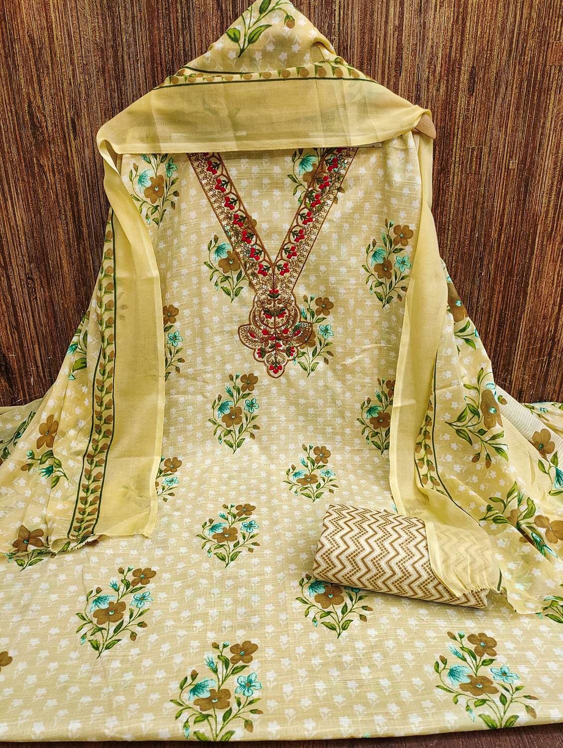 women floral embroidered unstitched suit set - 21980350 -  Zoom Image - 0