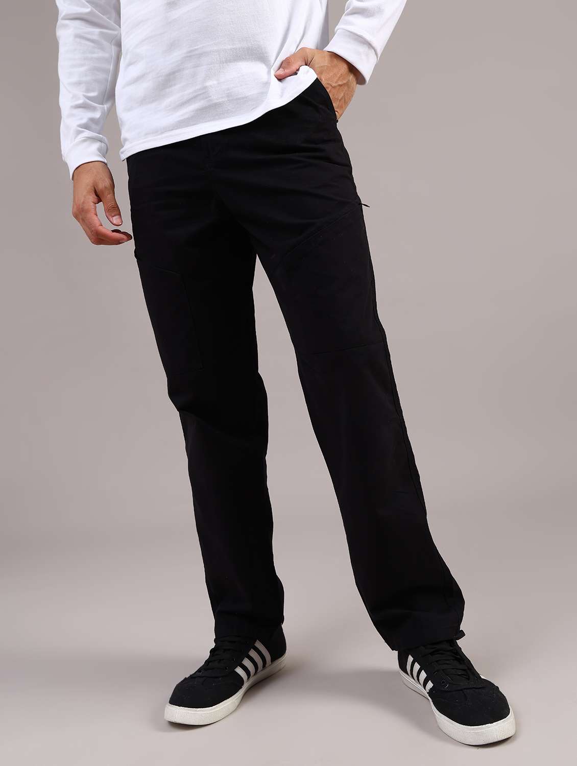women solid mid rise staright fit chinos 