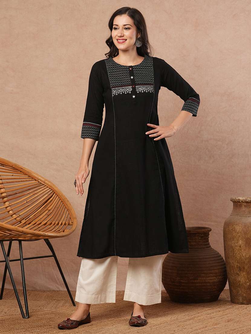 women black printed a-line kurta with pocket