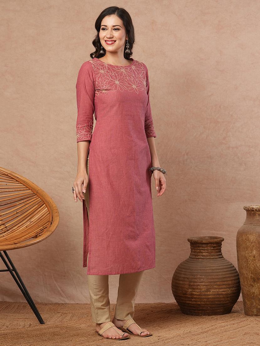 women embroidered boat neck straight kurta - 21980941 - Standard Image - 2