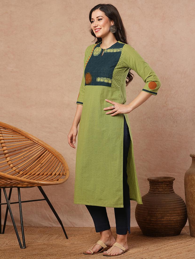 women color blocked key hole neck straight kurta - 21980944 - Standard Image - 2
