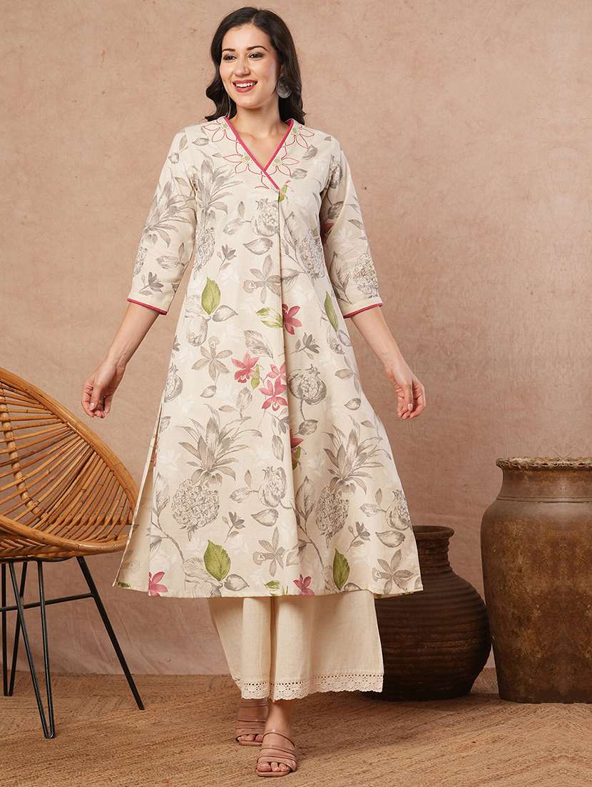women floral three quarter sleeve a-line kurta