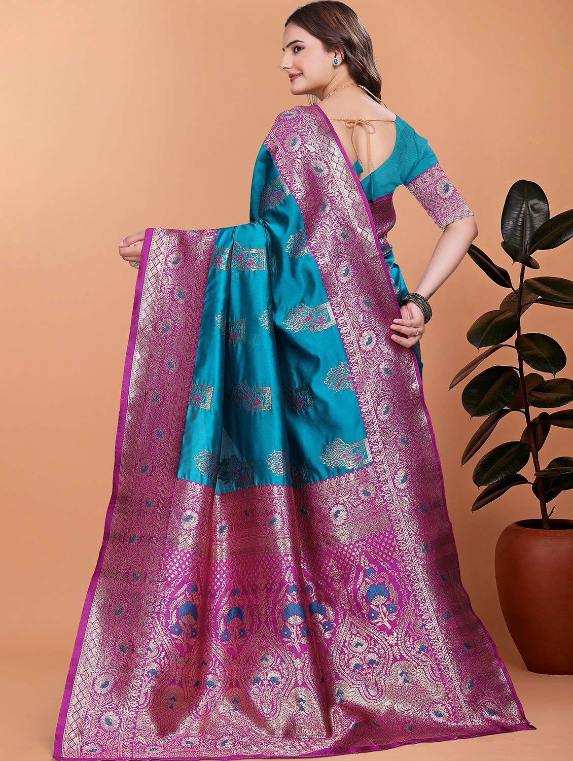 women self design banarasi saree with blouse - 21981426 - Standard Image - 2