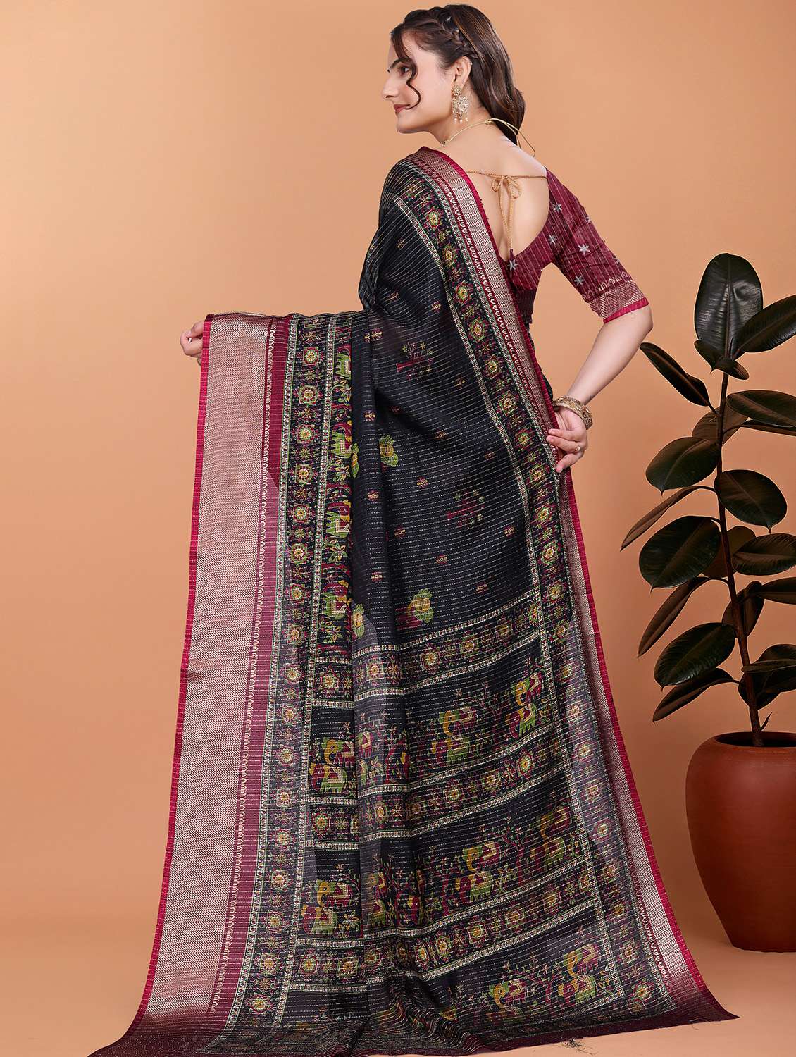 women printed bordered saree with blouse - 21981464 -  Standard Image - 2