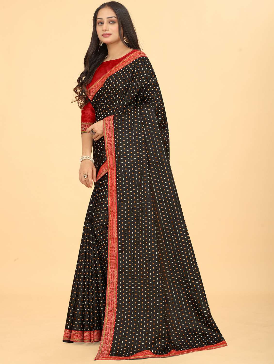 women printed bordered saree with blouse - 21981712 -  Standard Image - 2
