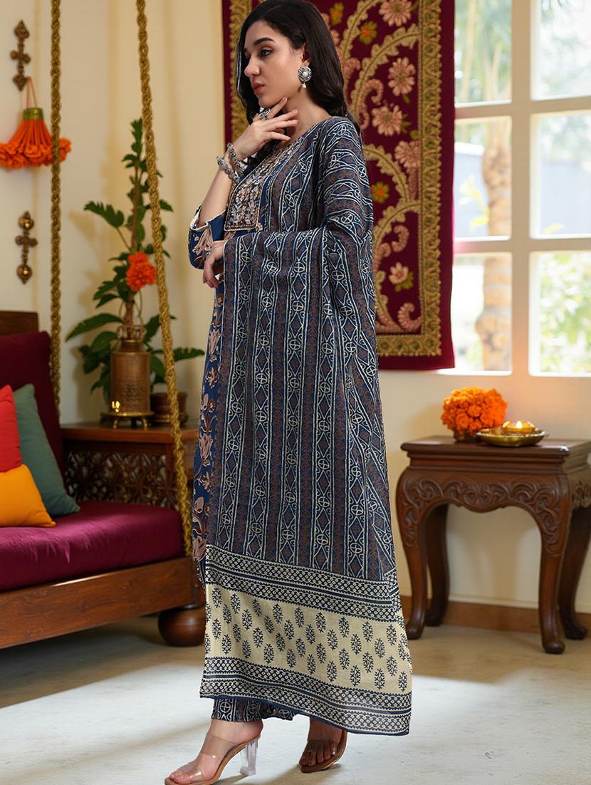 women three quarter sleeve kurta pant with dupatta set - 21982272 - Standard Image - 2