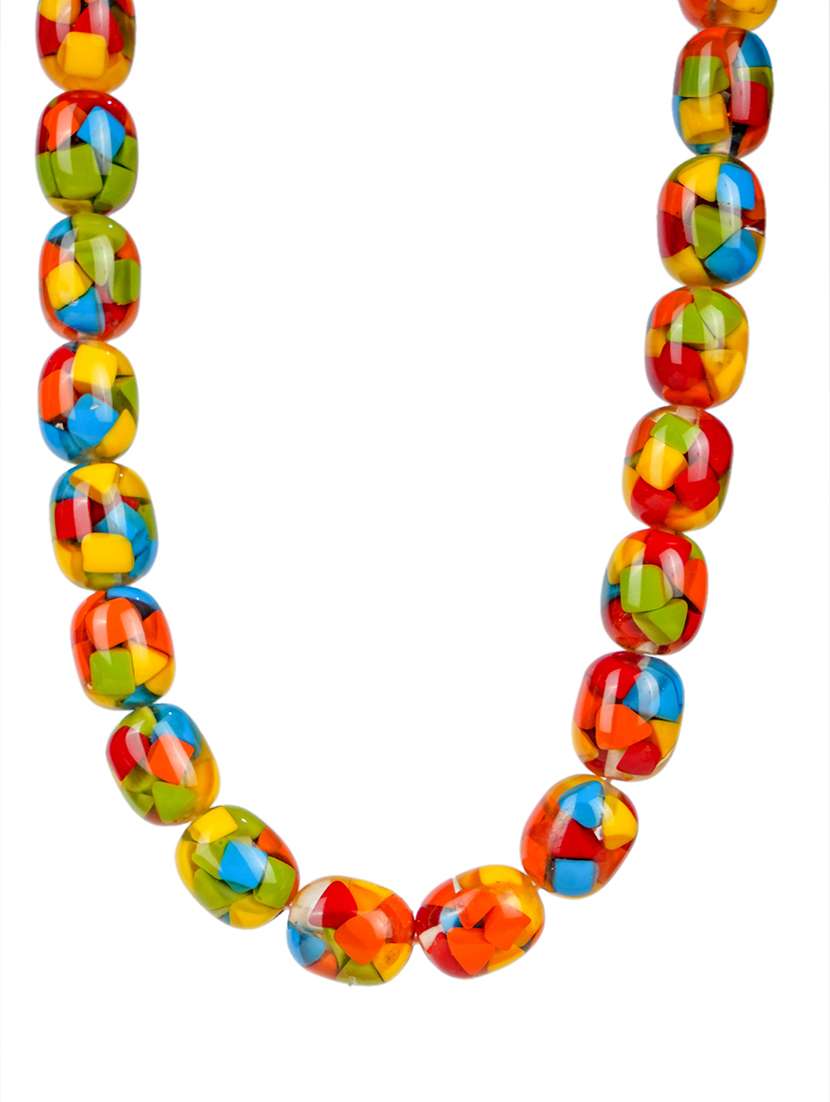 women handmade resin beaded necklace - 21982882 -  Standard Image - 2