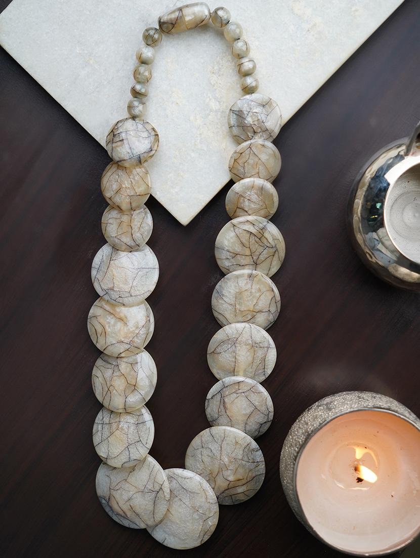 ethnic tribal handmade resin beaded fashion necklace - 21982906 - Zoom Image - 0