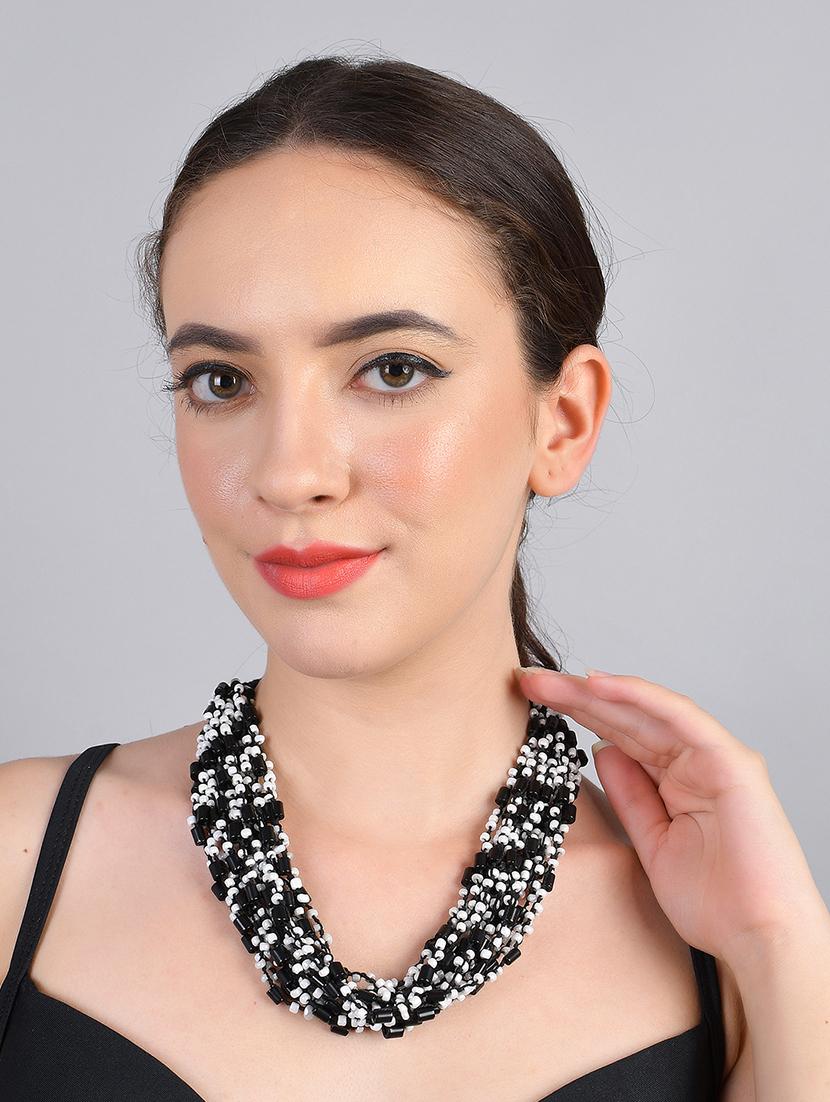 ethnic tribal handmade resin beaded fashion necklace - 21982921 - Standard Image - 2