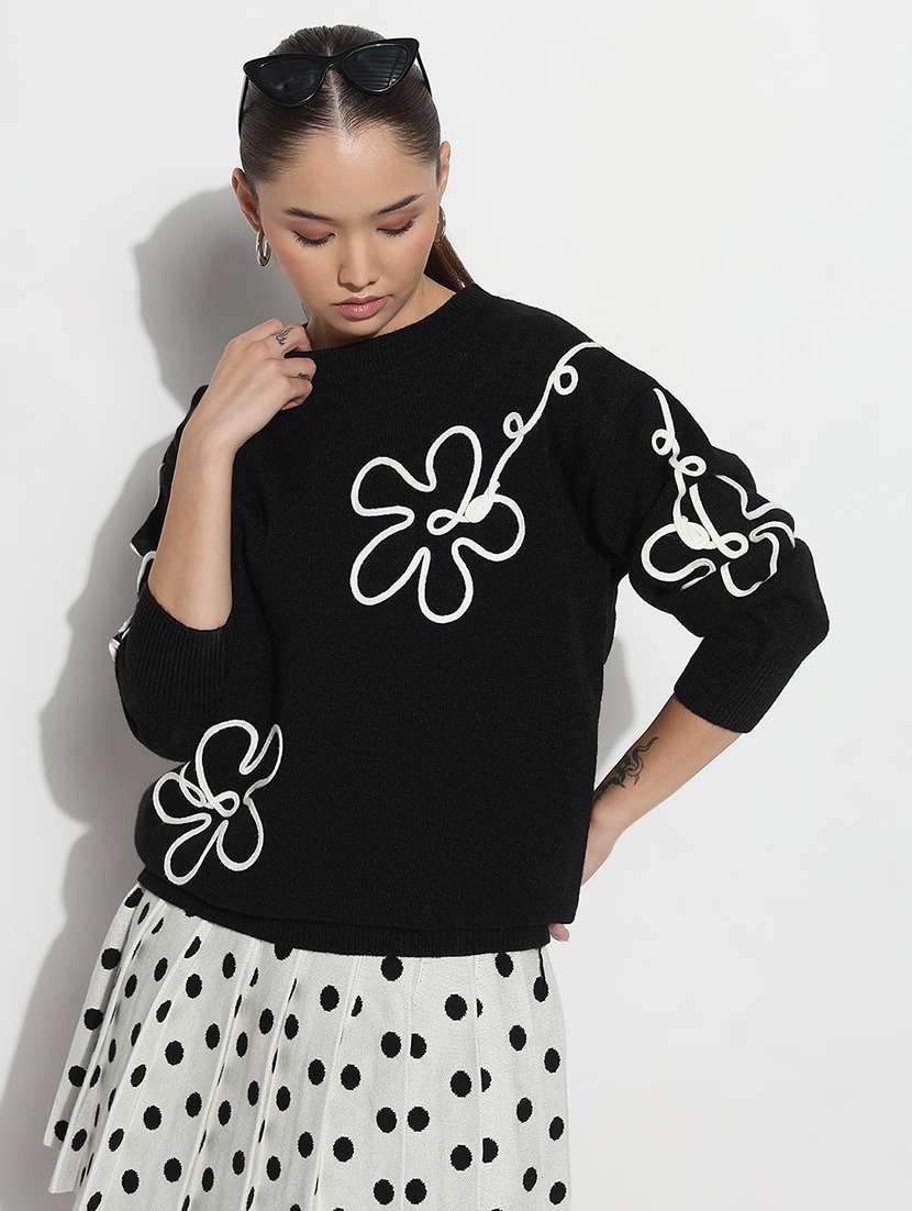 women black embroidered long sleeve pullover