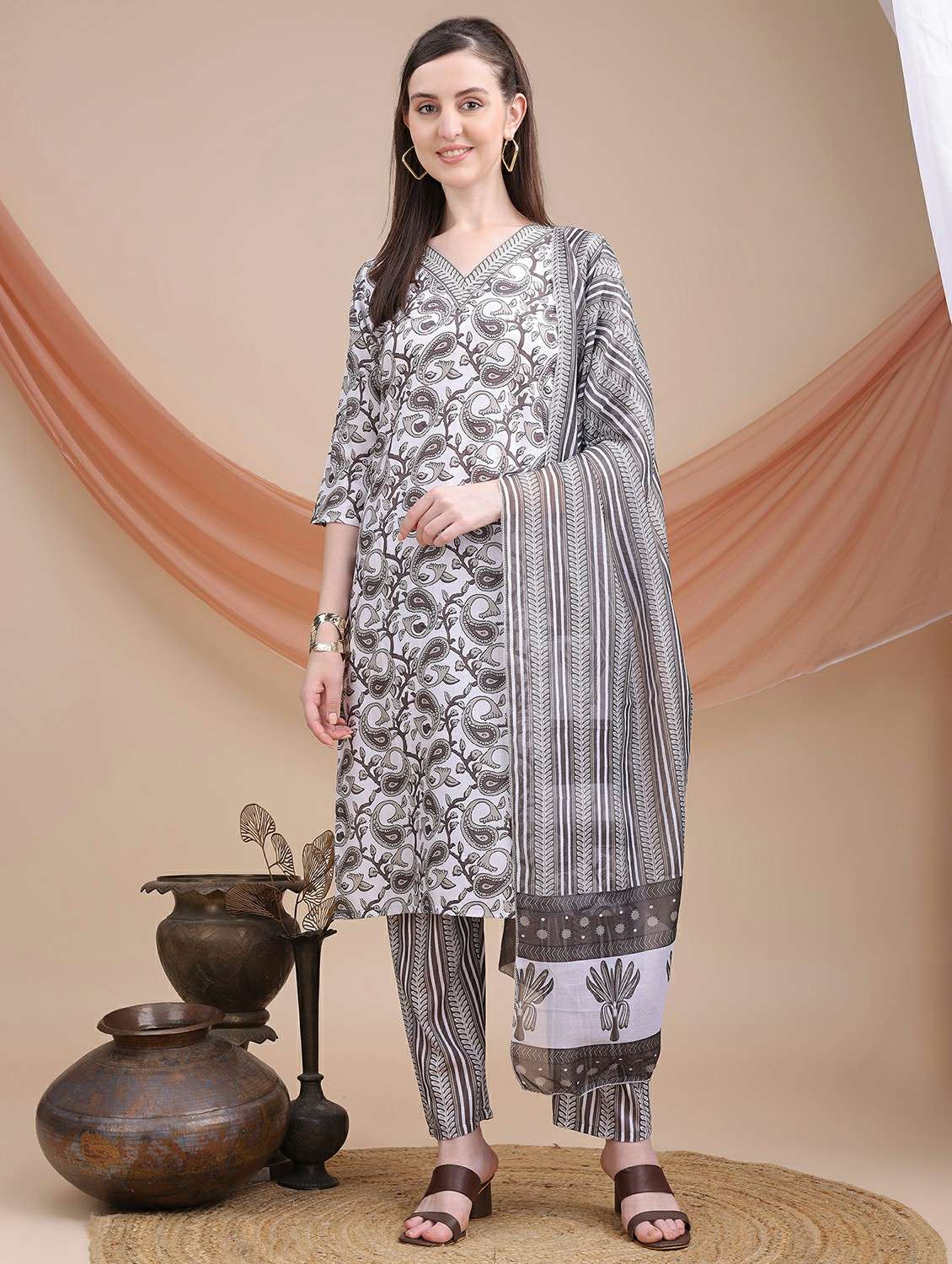 women three quarter sleeve kurta pant with dupatta set