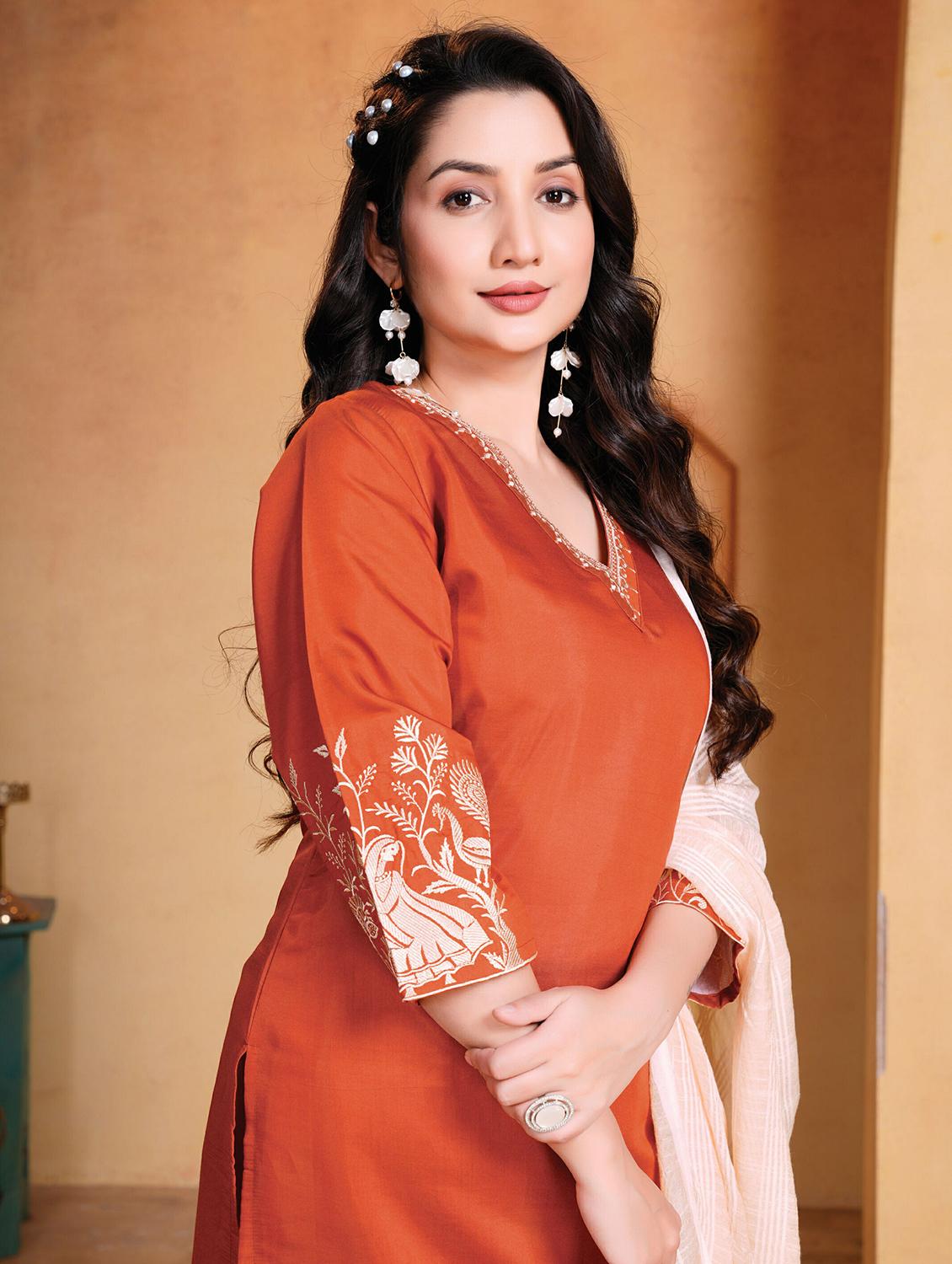 women three quarter sleeve kurta pant with dupatta set - 21983317 - Standard Image - 2