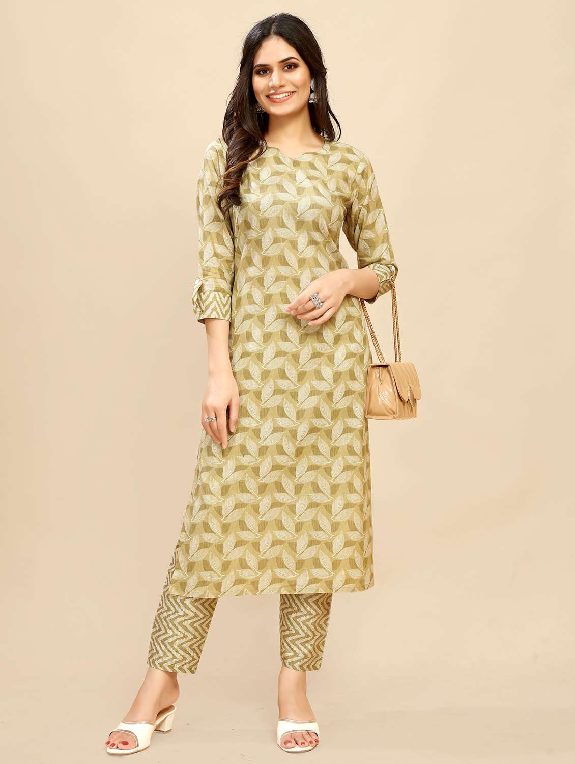 women printed three quarter sleeve kurta pant set