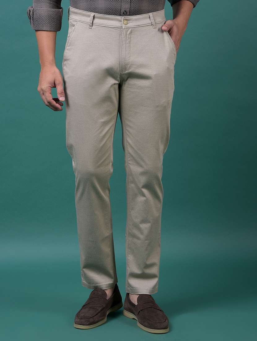 men solid mid rise straight fit chinos 