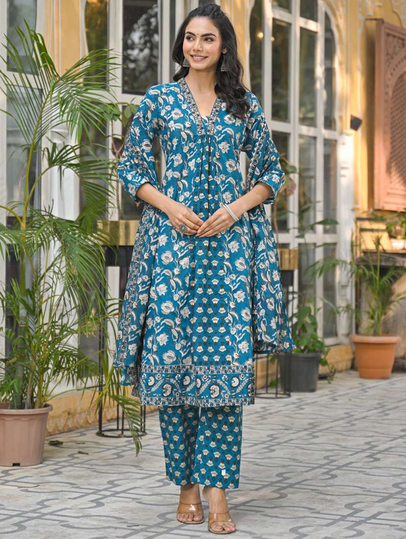 women floral three quarter sleeve kurta pant with dupatta set - 21985555 - Standard Image - 2
