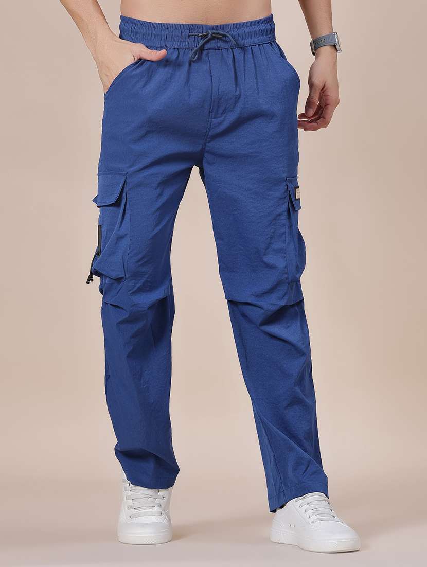 men solid mid rise regular fit cargo