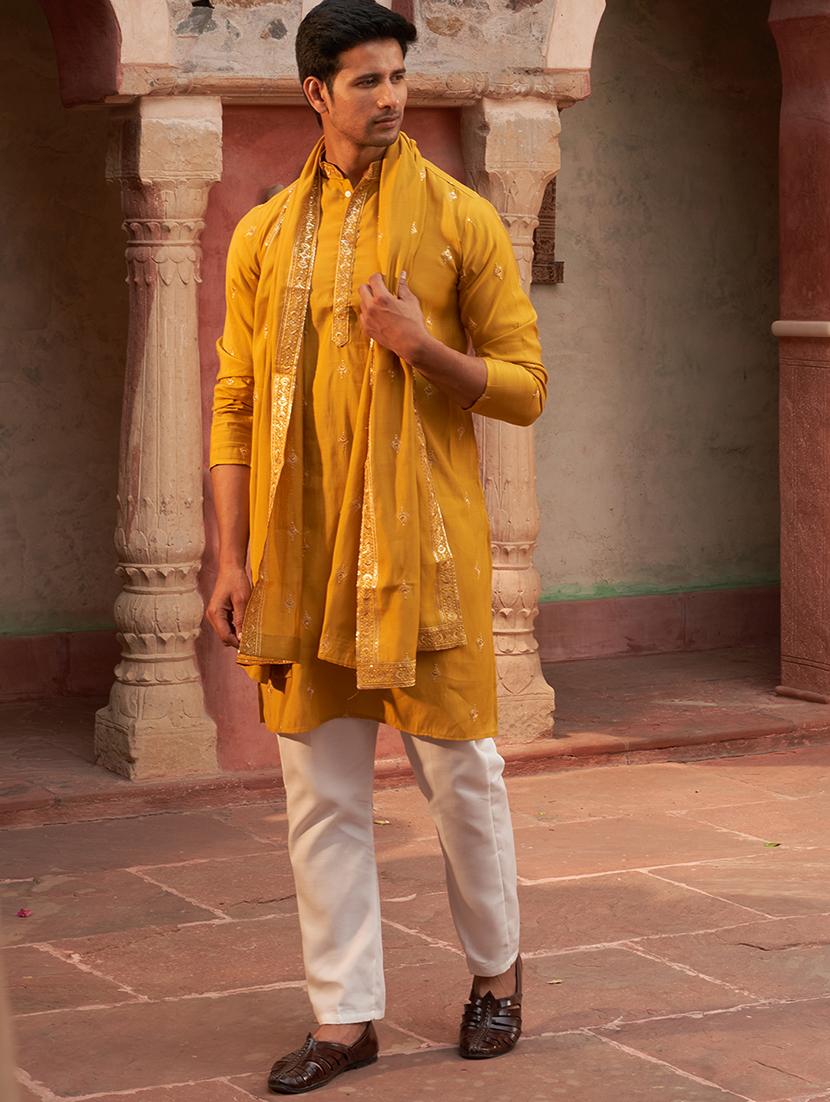 men embroidered kurta and pyjama set with chunni - 21985993 - Standard Image - 2
