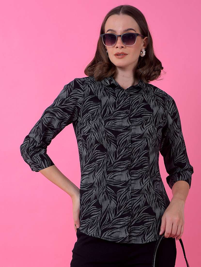 women printed three quarter sleeve shirt