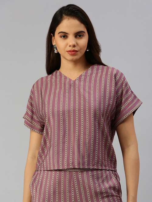 women geometric print short sleeve crop top - 21986228 - Standard Image - 0