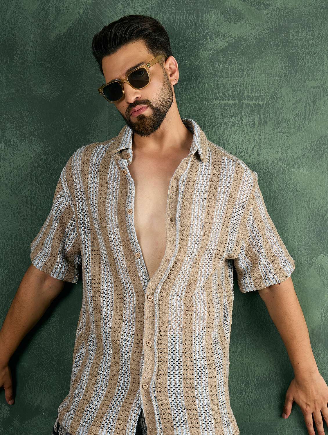 men striped textuered collared loose fit shirt
