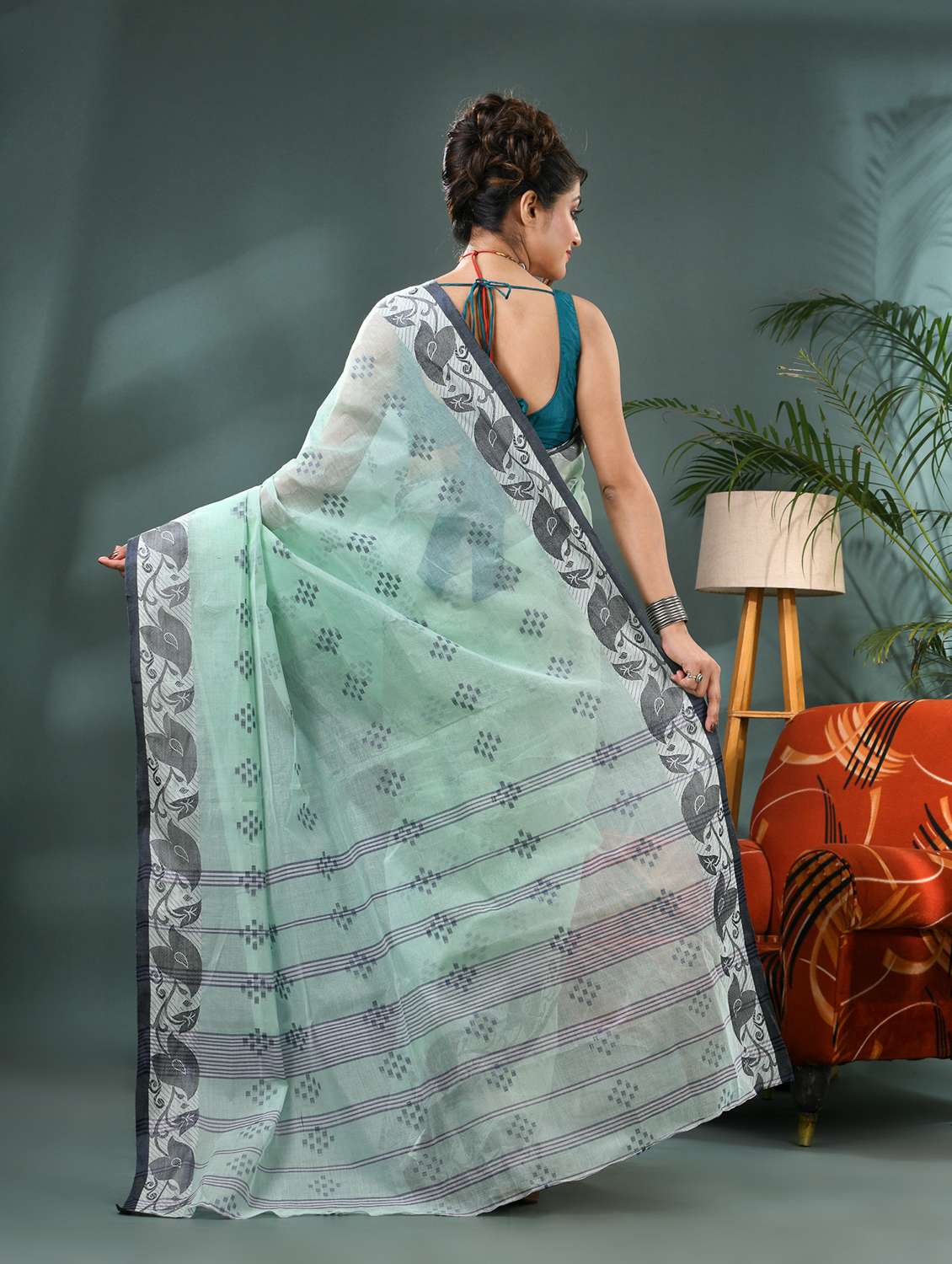 women self design handloom saree - 21986583 -  Standard Image - 2