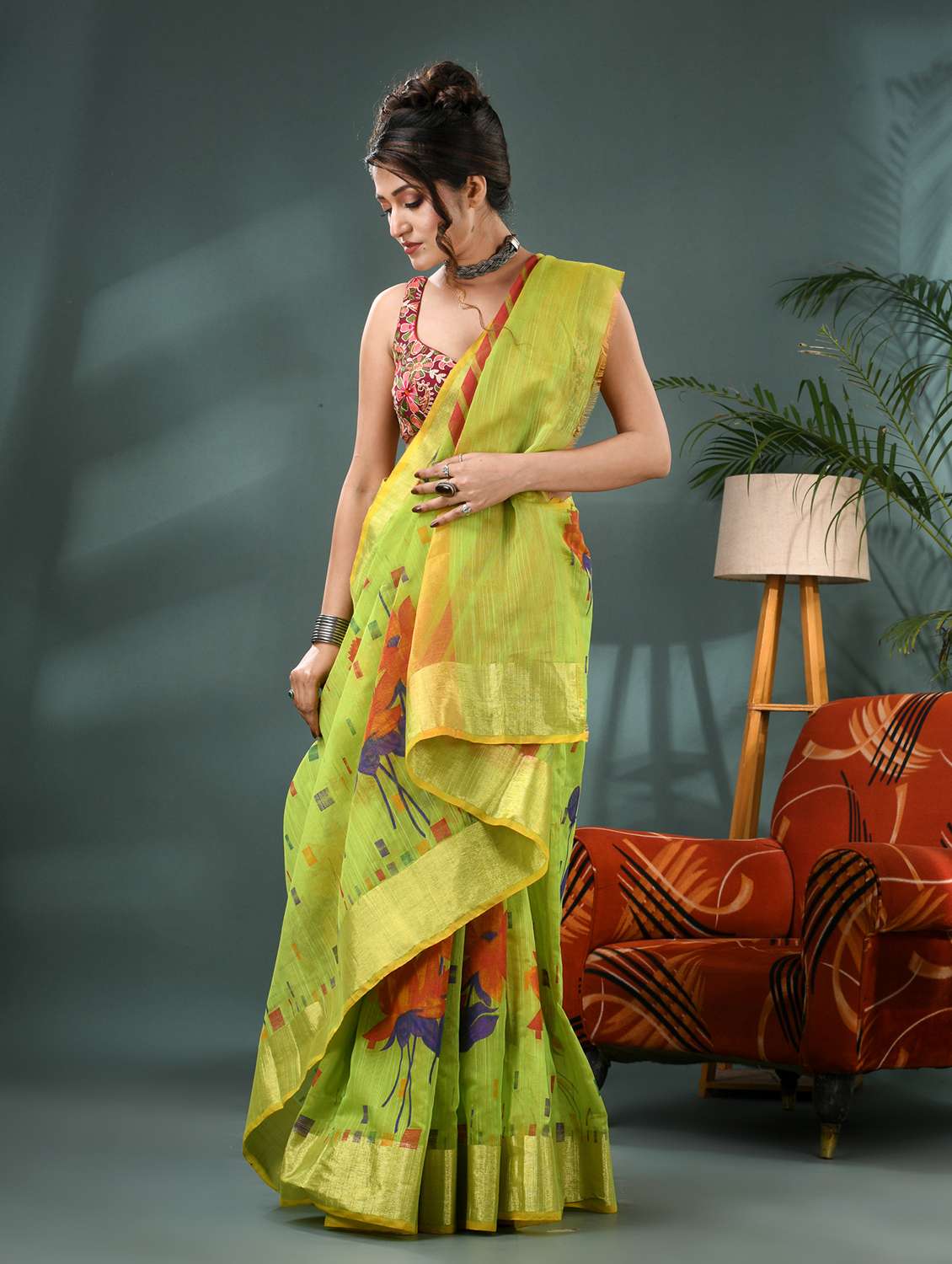 women self design handloom saree with blouse - 21986588 -  Standard Image - 2