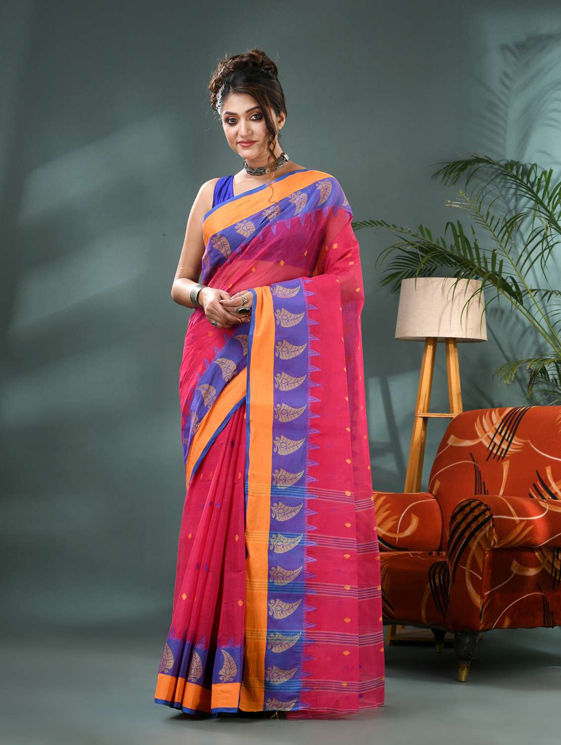 women self design handloom saree